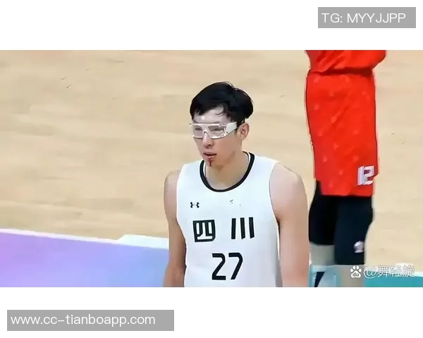 周琦半场表现低迷仅得1分罚球救场外加5个篮板显努力 周琦半场表现低迷仅得1分罚球救场外加5个篮板显努力