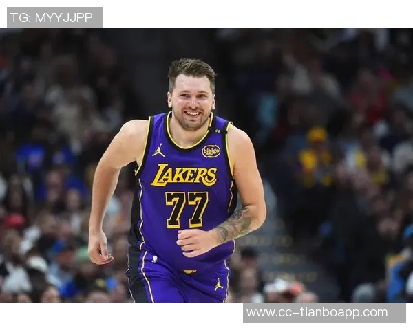 湖人缺少詹姆斯状态低迷半场落后马刺5分东契奇表现出色贡献22分 湖人缺少詹姆斯状态低迷半场落后马刺5分东契奇表现出色贡献22分